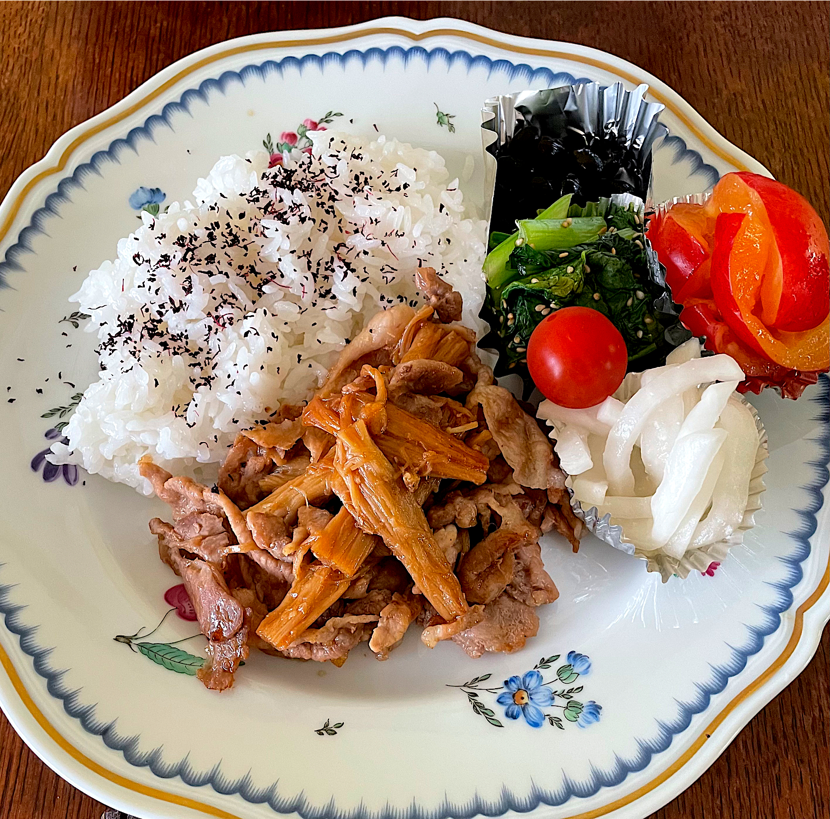 在宅勤務夫ランチ♯生姜焼き♯大根浅漬け♯小松菜おひたし♯野菜料理