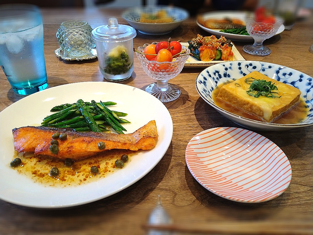 アスパラときゅうりのある食卓