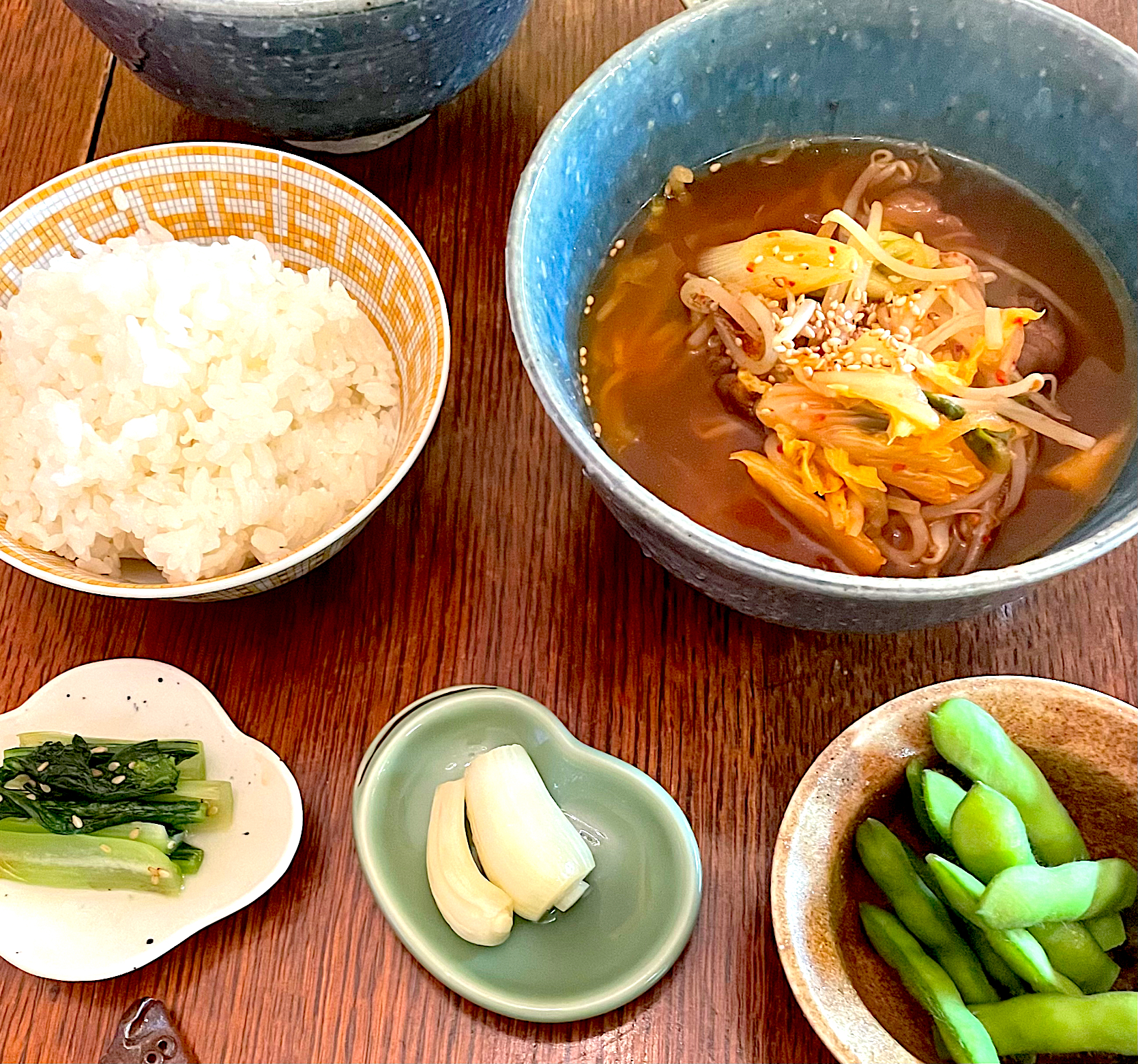 晩ごはん♯キムチチゲ♯野菜料理♯コウケンテツさんレシピ♯枝豆♯小松菜おひたし♯らっきょう甘酢