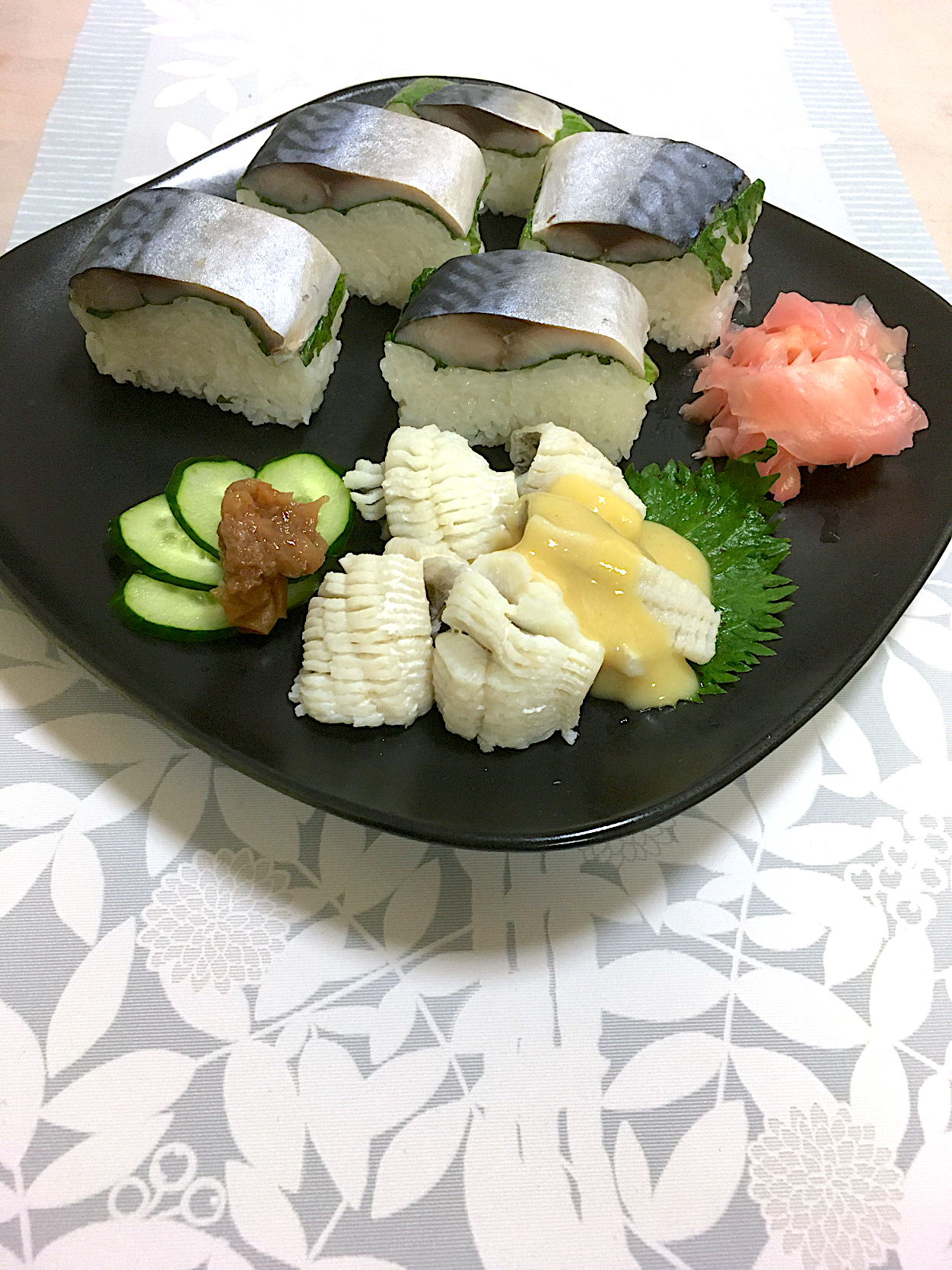 鱧の湯引きと〆鯖寿司