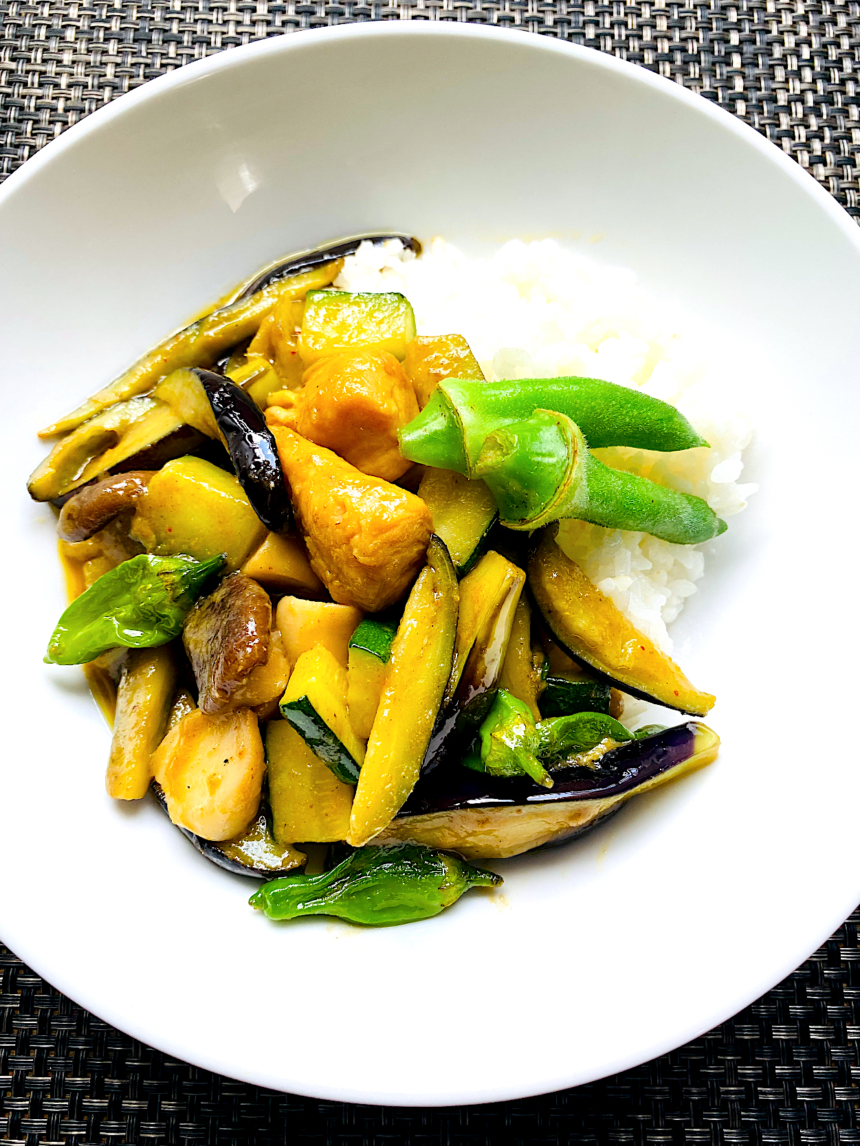 上湯で夏野菜カレー風味丼