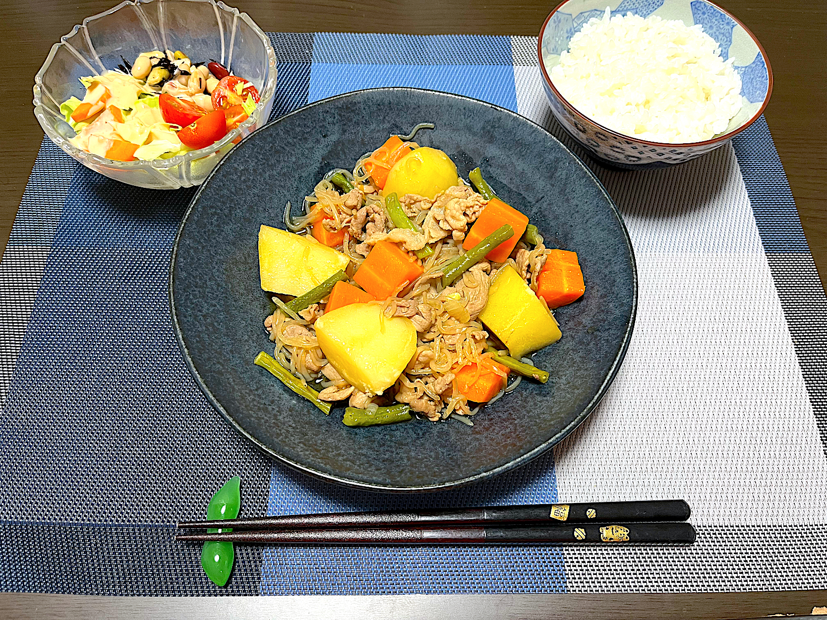 野菜がしっかり摂れる肉じゃが！