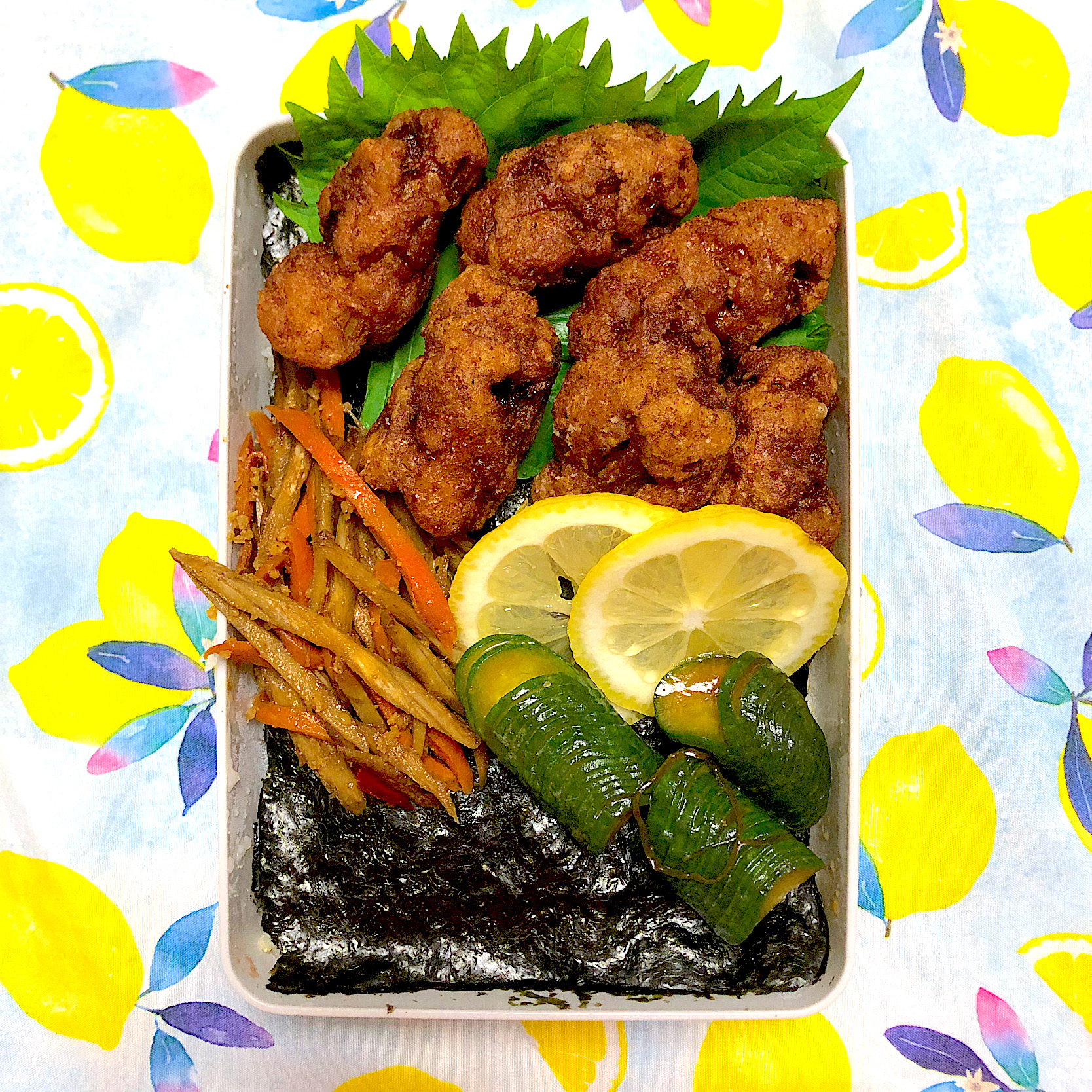 #vegan 
大豆ミートの唐揚げのり弁当