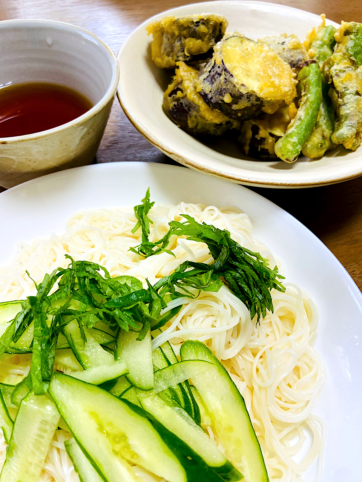 夏の休日には、薬味と天ぷらを味方に冷やしそうめん！！