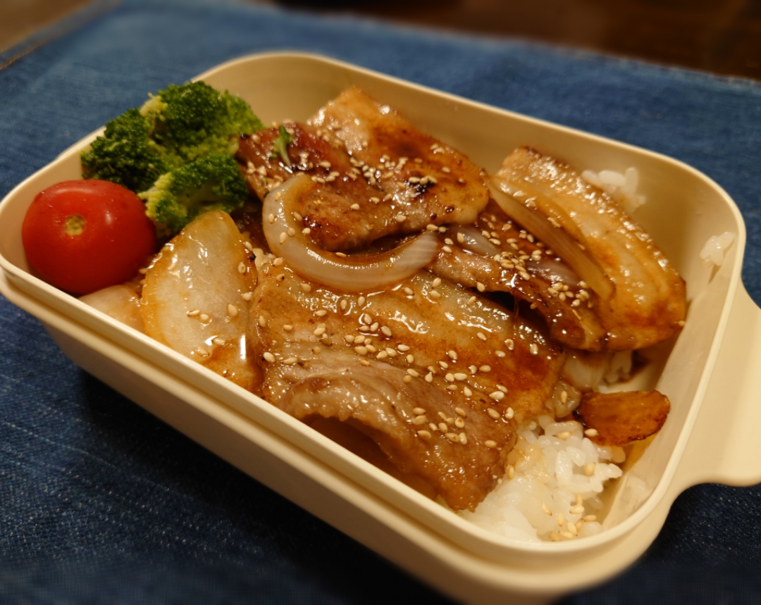 豚丼弁当(*^^*)