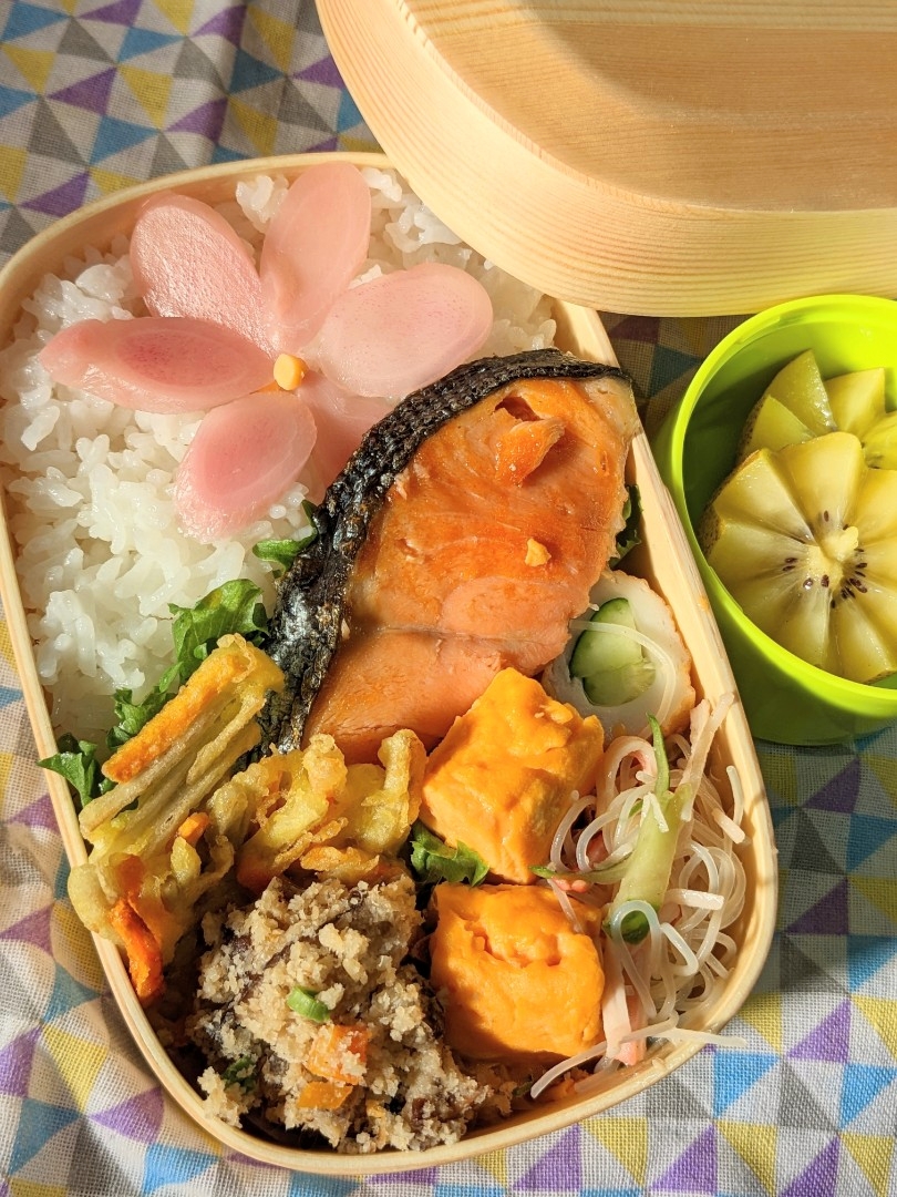 本日のお弁当〜鮭の和食弁当〜