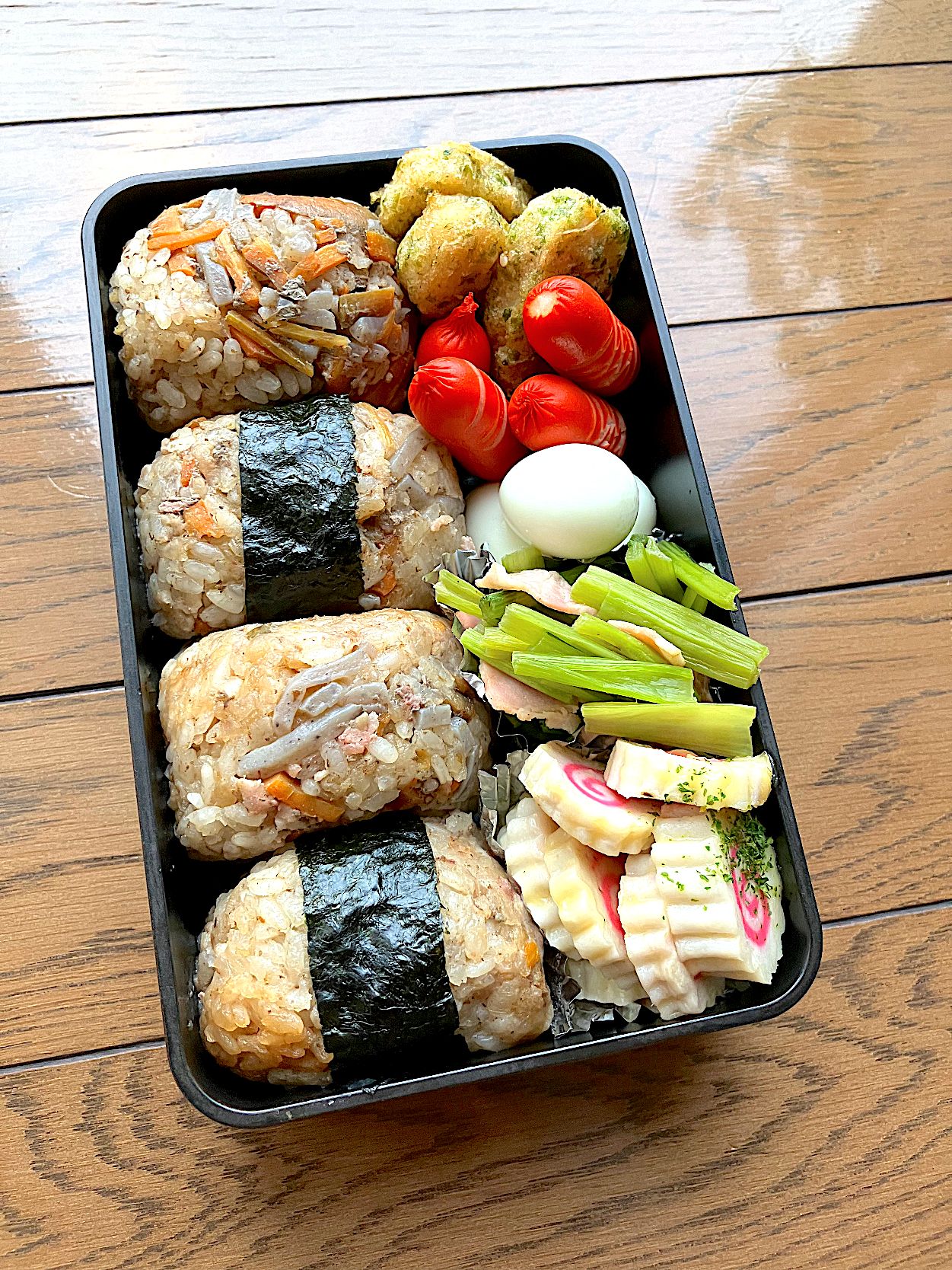 炊き込みおにぎり弁当