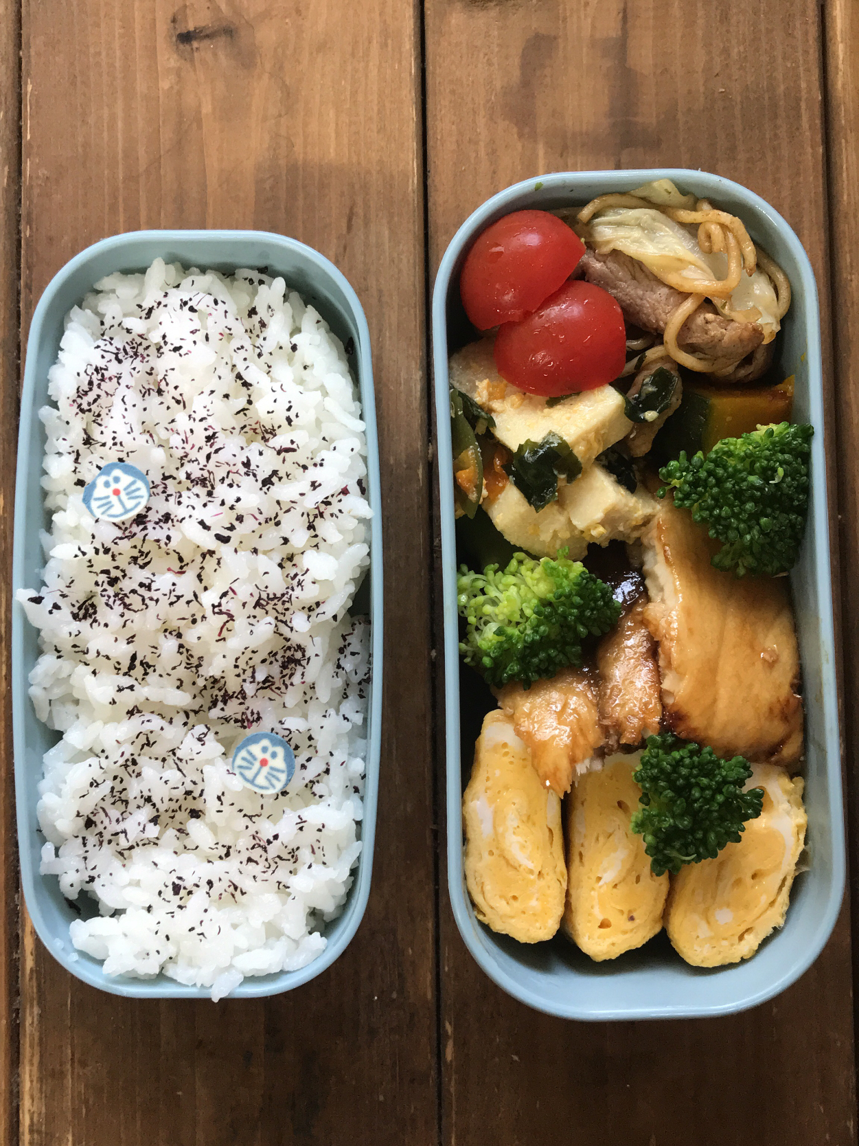 ブリ高騰の中、奮発してブリ照り弁当！