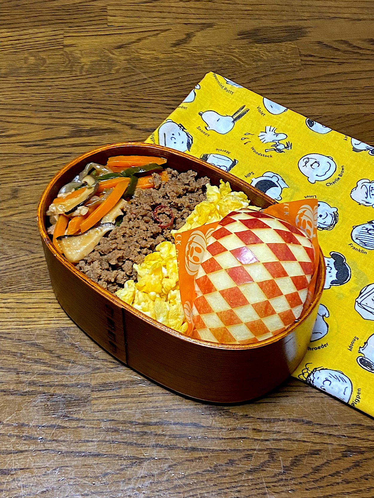 3色弁当＆りんご