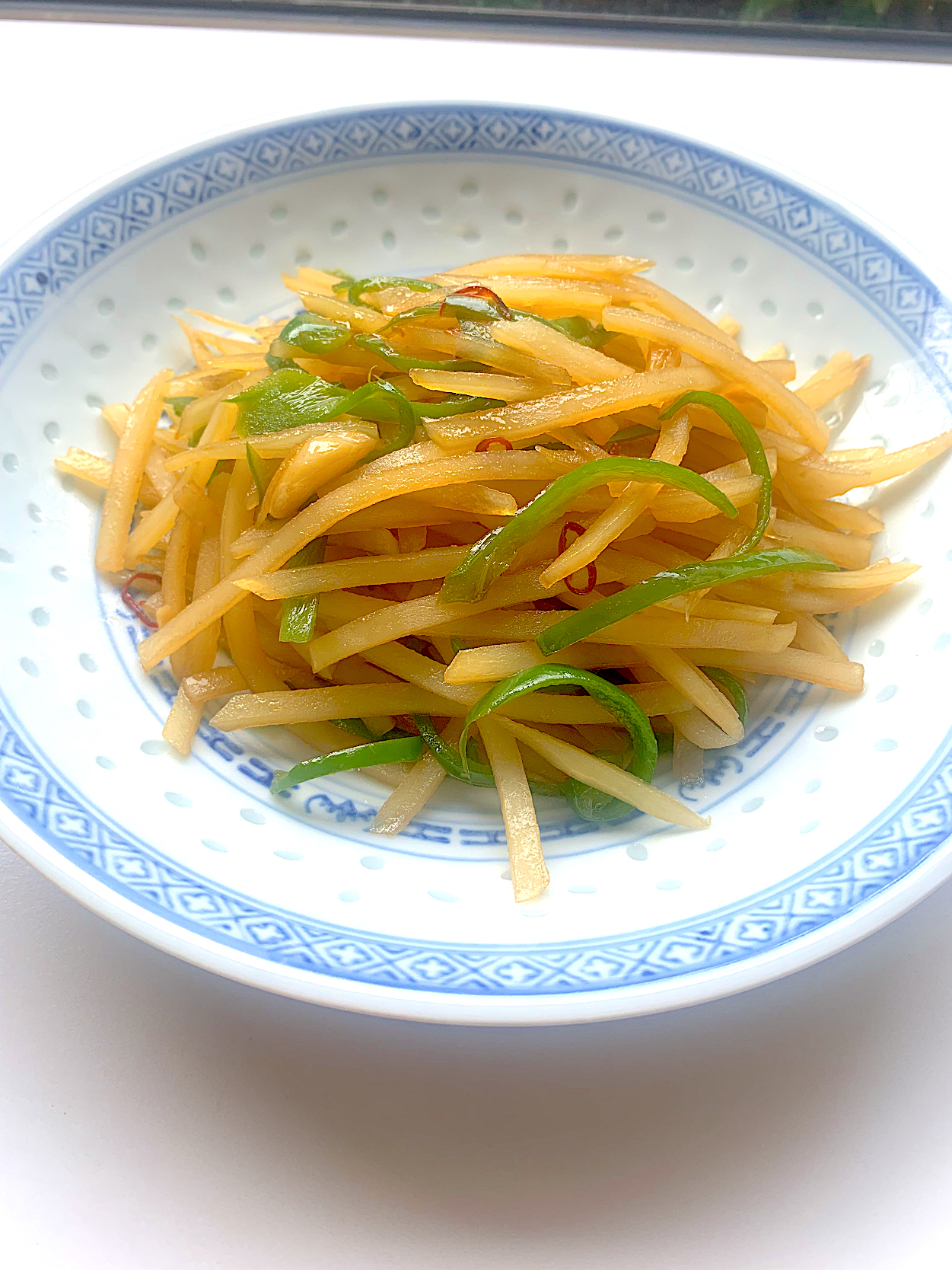 酸辣土豆絲〜細切りじゃがいもの辛酸仕立て〜