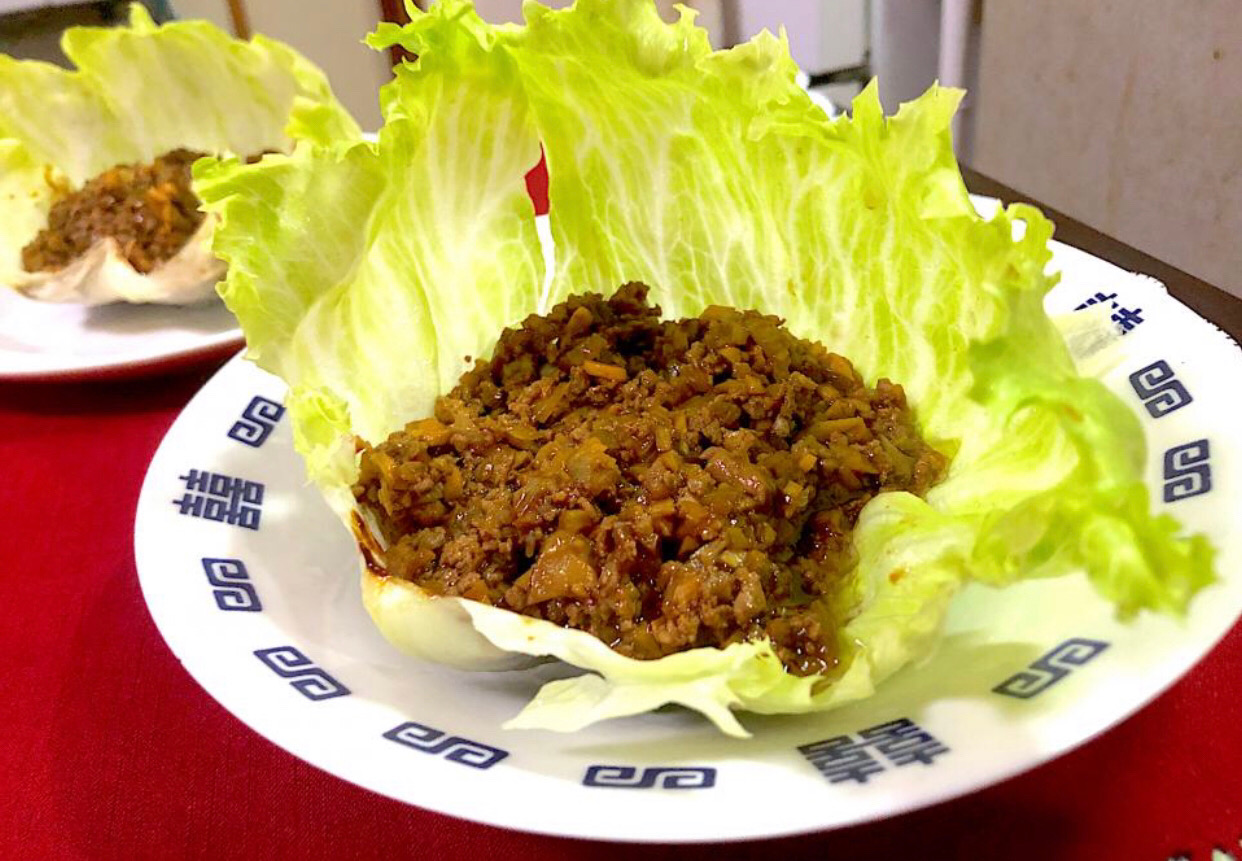 北京料理 生菜包鬆“ｽﾝﾂｧｲﾊﾟｫｿﾝ”（ひき肉と野菜のレタス包み）