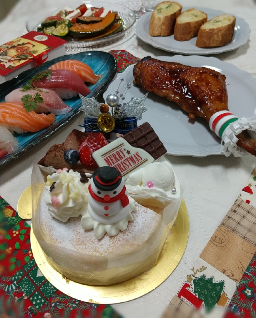 ☆今日の晩ごはん☆  照り焼きチキン お寿司  サラダ ガーリックフランスパン