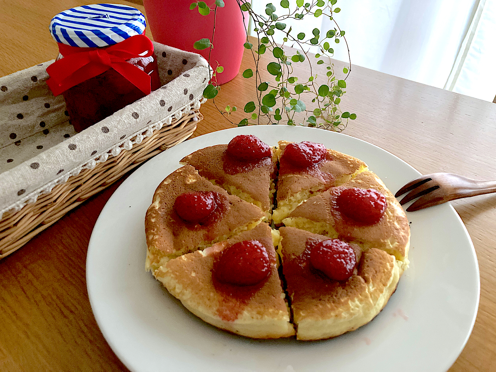 ＊自家製苺ジャムで🍓ケーキ風🍰パンケーキ朝食＊