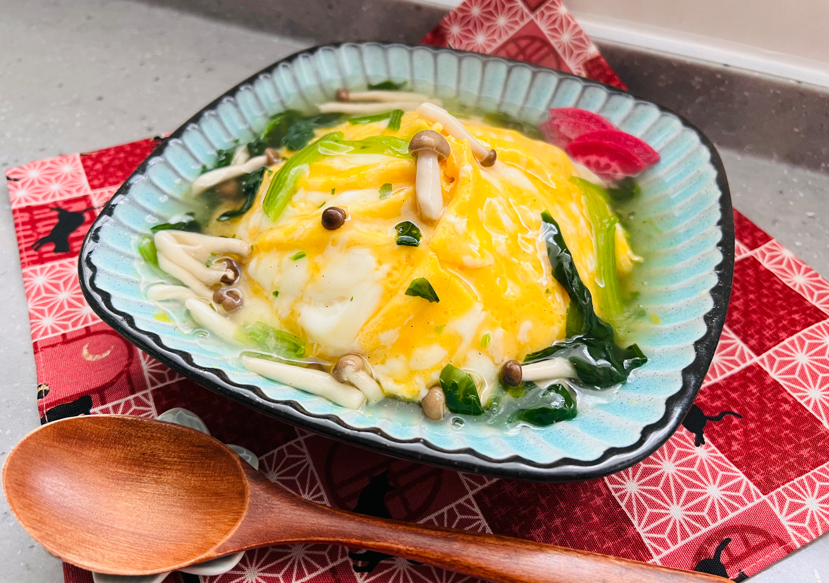 「アルモンデ天津飯」