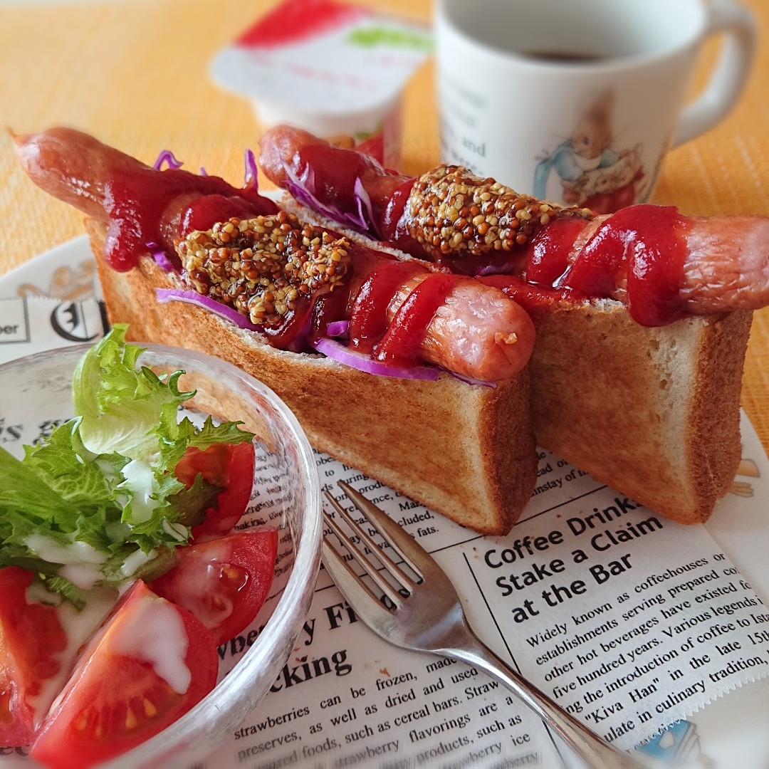 食パンでホットドッグ