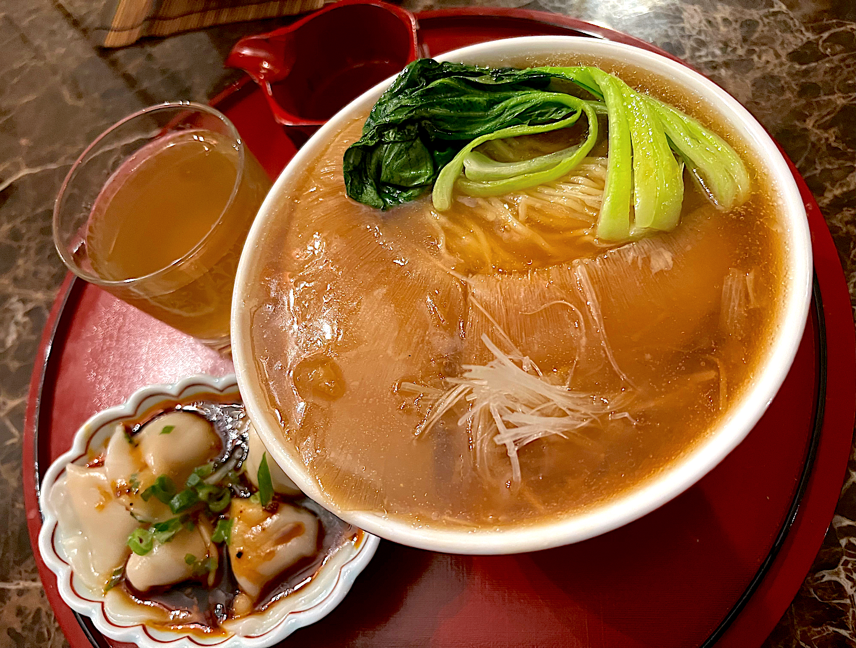 朝からコトコト  フカヒレラーメン🍜と水餃子(吉切ザメ🦈)黒酢と一緒に。。。