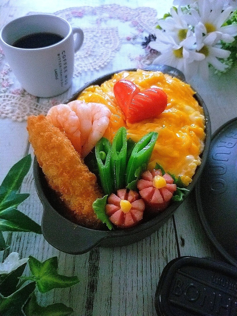 とろとろ卵のオムライス弁当