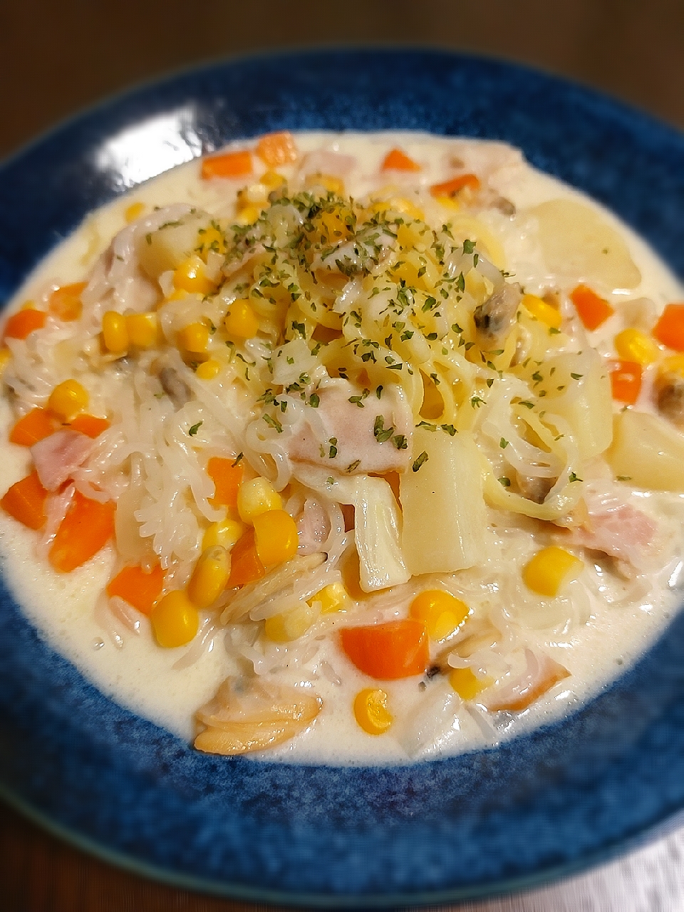 クラムチャウダーでスープパスタ