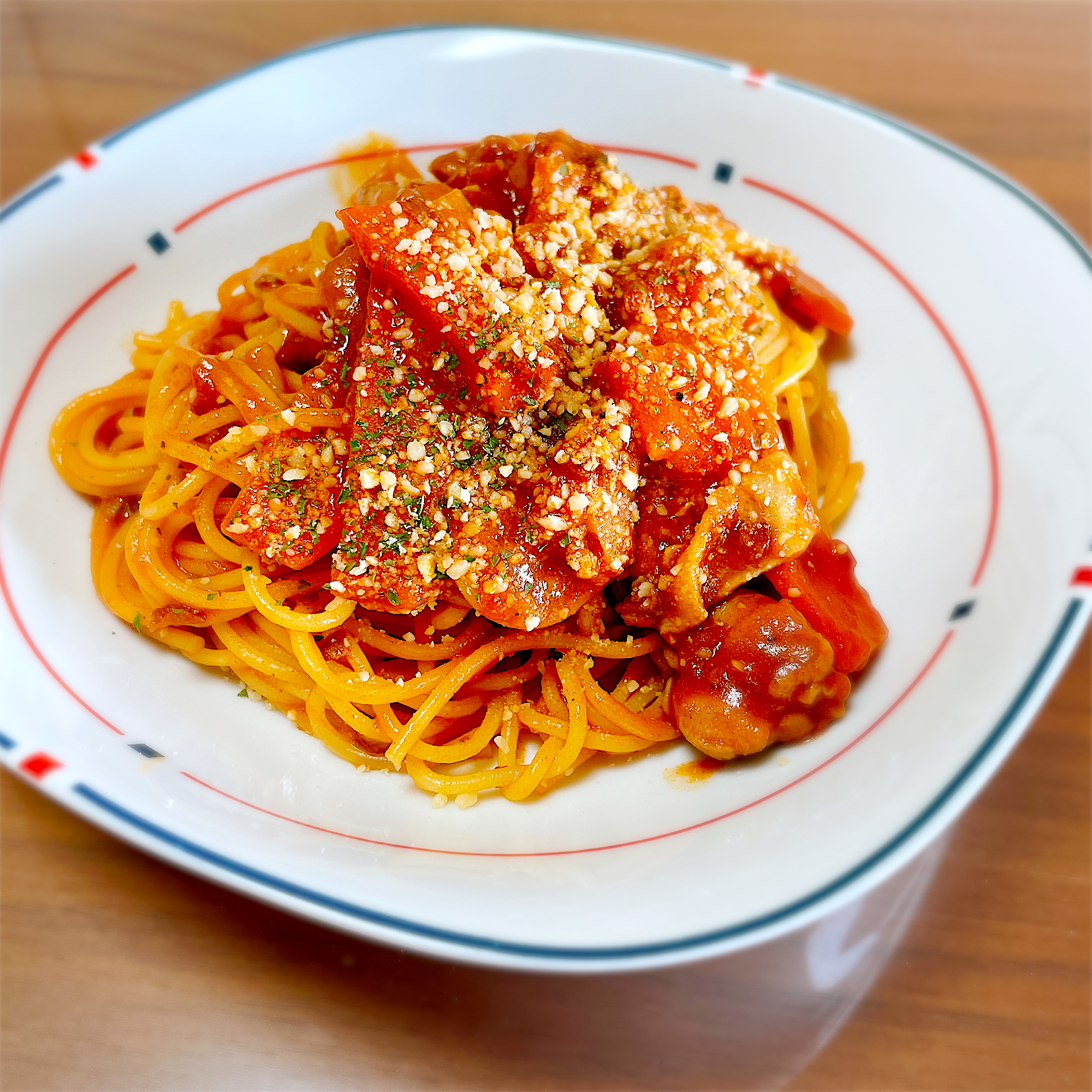 トマトソースパスタ