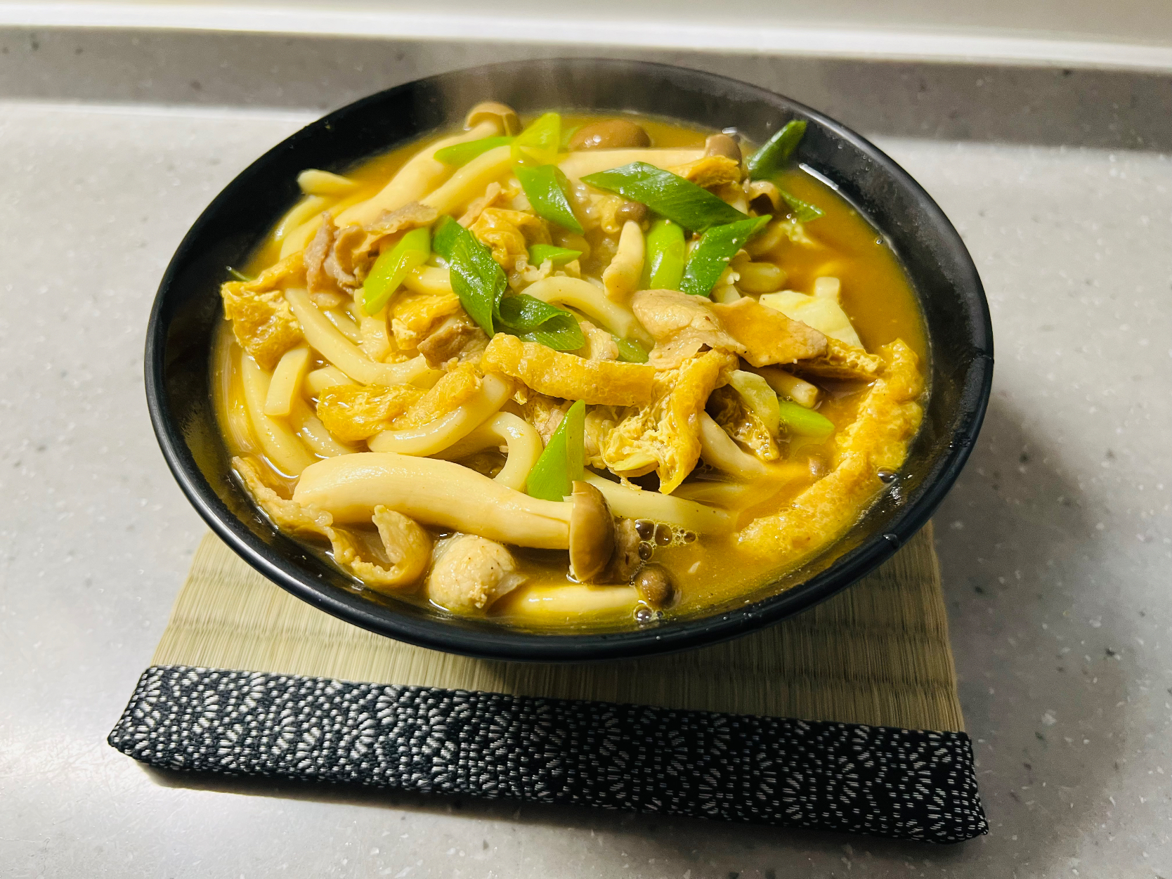 「アルモンデ　カレーうどん」