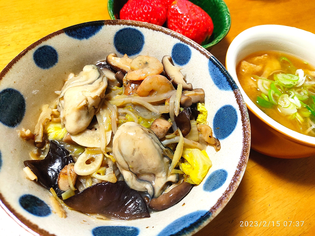 牡蠣の八宝菜丼