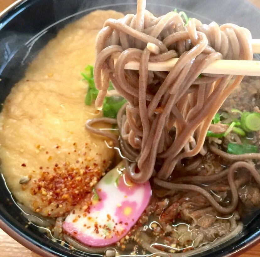 ふーふー熱々の蕎麦で昼ごはん・・