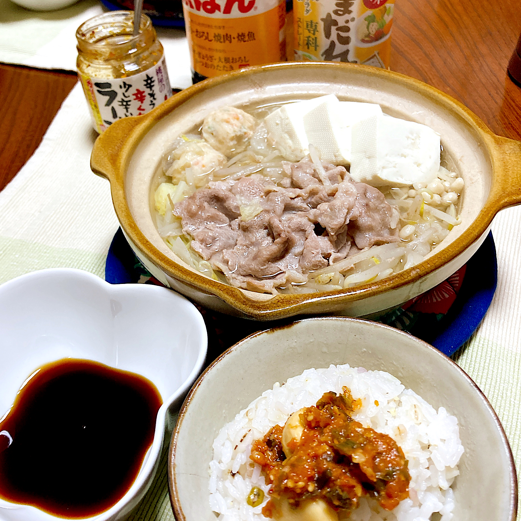 ポン酢とゴマだれで豚鍋