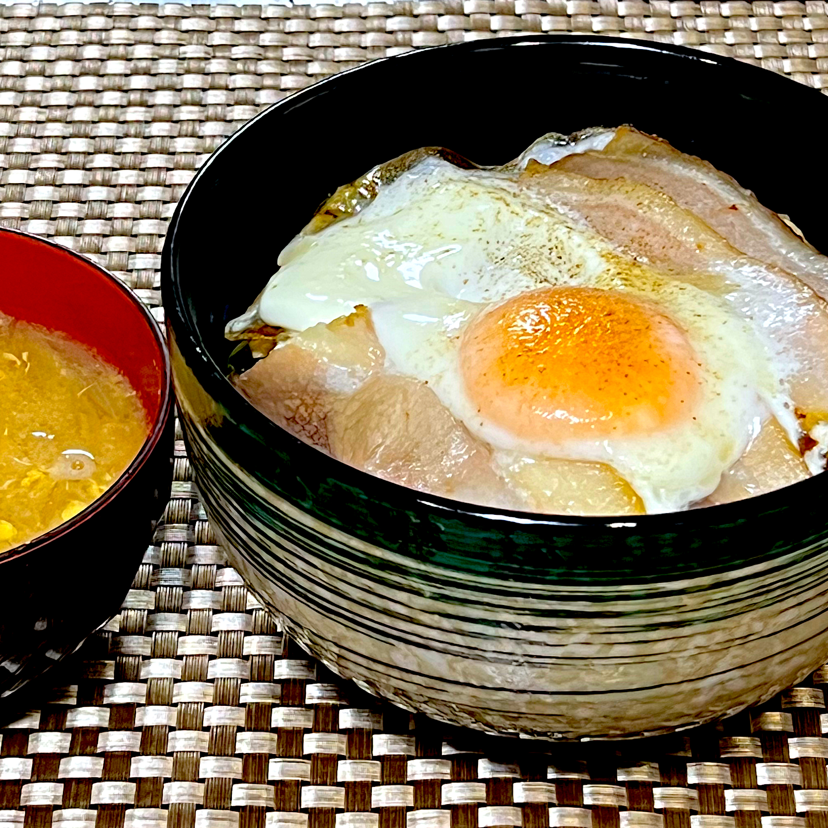 ベーコンエッグ丼🥓🥚