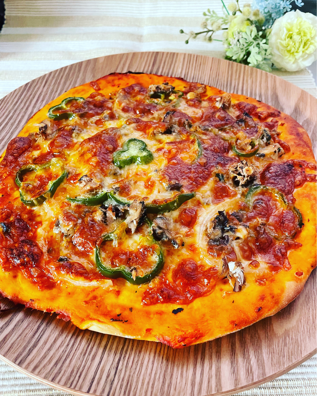 まなまな♡さんの料理 鯖缶とトマトとカマンベールチーズのピザ🍕