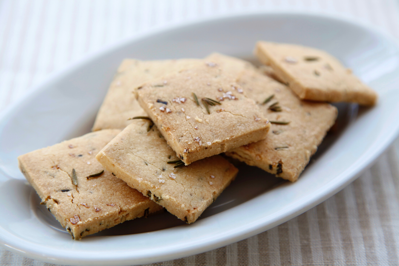 マユマユさんの料理 ローズマリーの塩クッキー　　　　Rosemary salt cookie