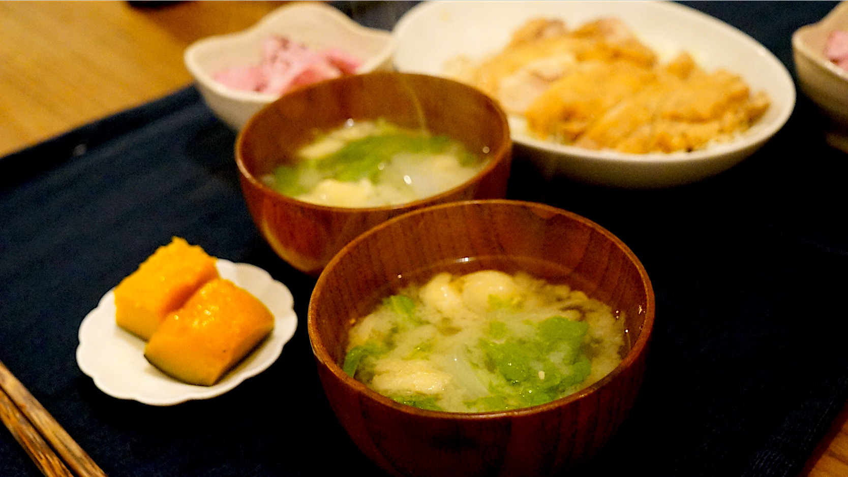 菜の花と新玉葱の優しい風味のお味噌汁