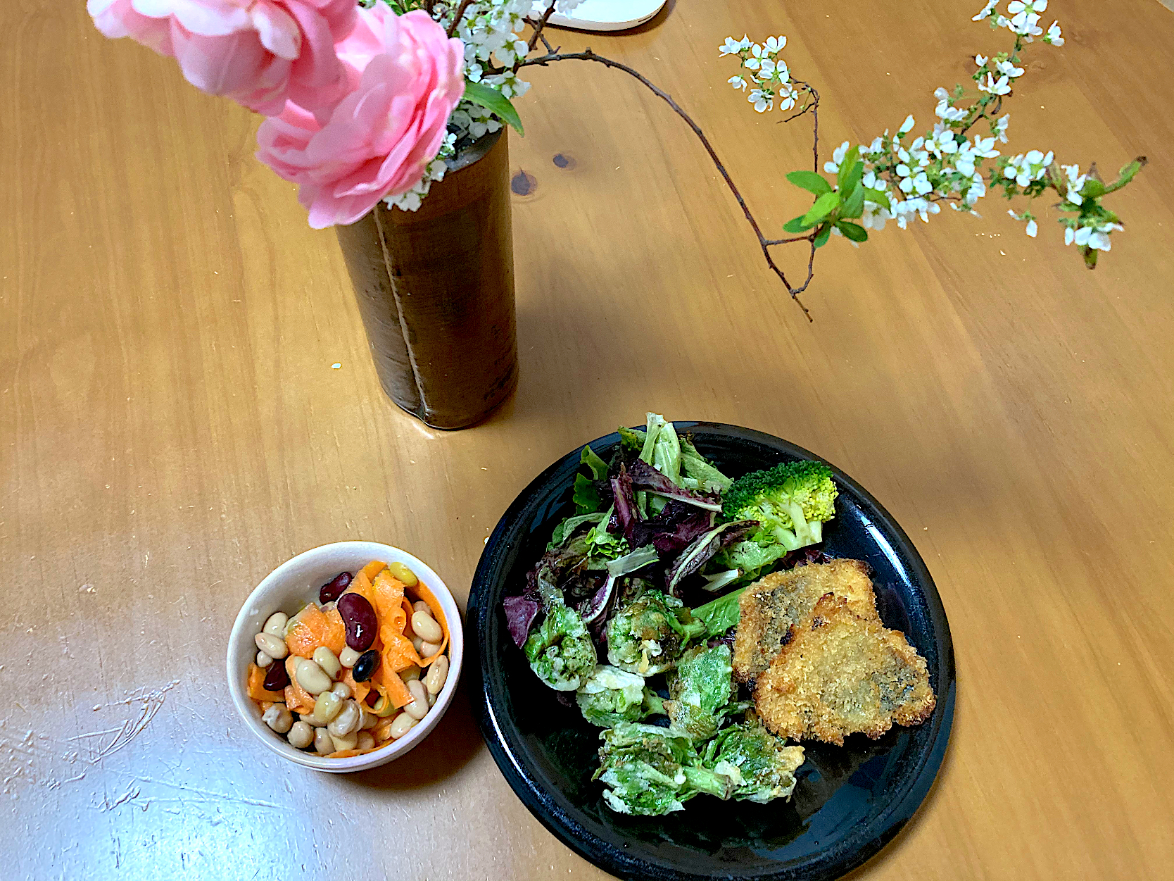 蕗の薹の天麩羅♡鯖のフライ♡人参とお豆のサラダ