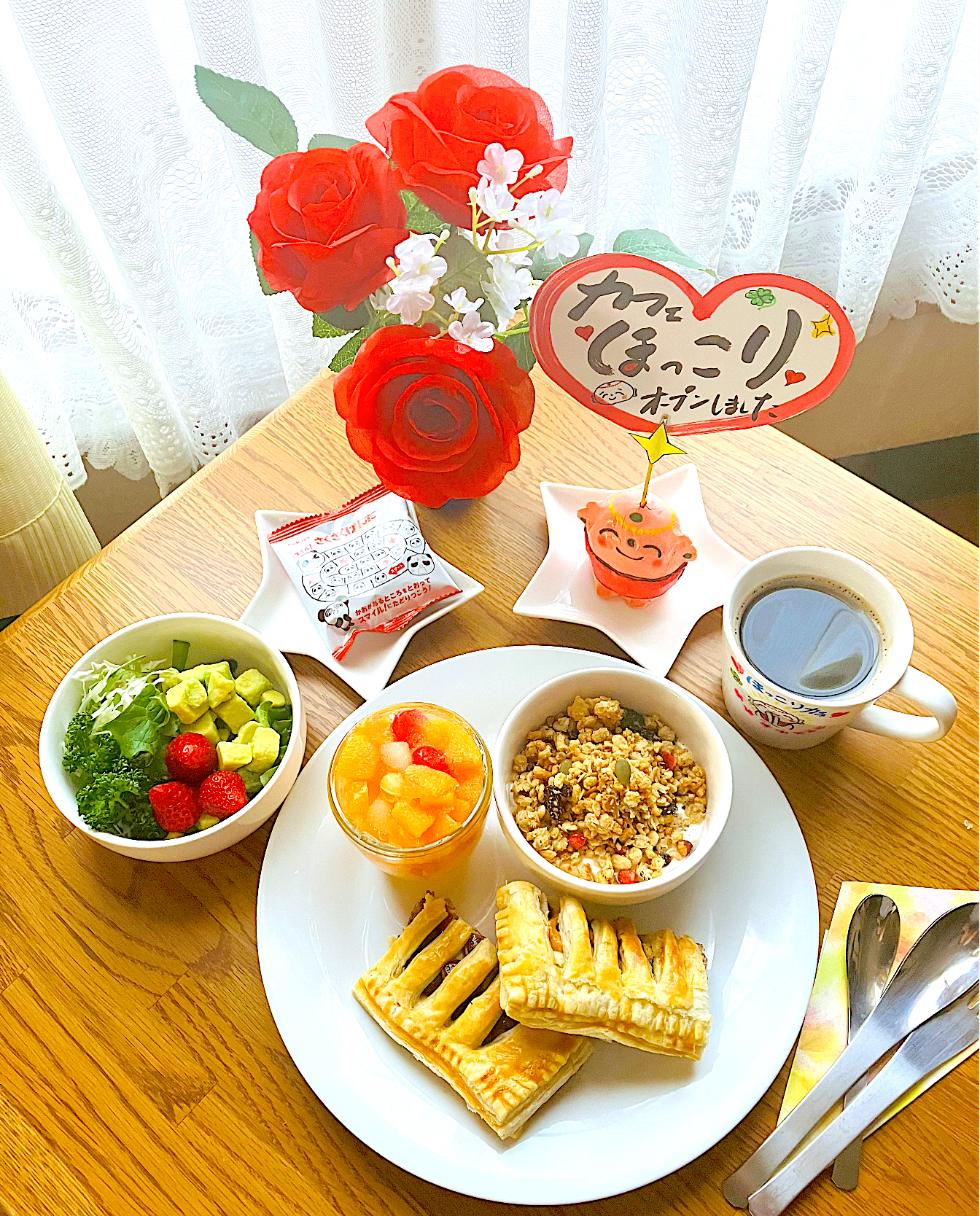 ほっこりカフェモーニングセット☕️面白いパイ🥧金時甘納豆パイ&さくさくパンダチョコビスケットパイ笑笑💕