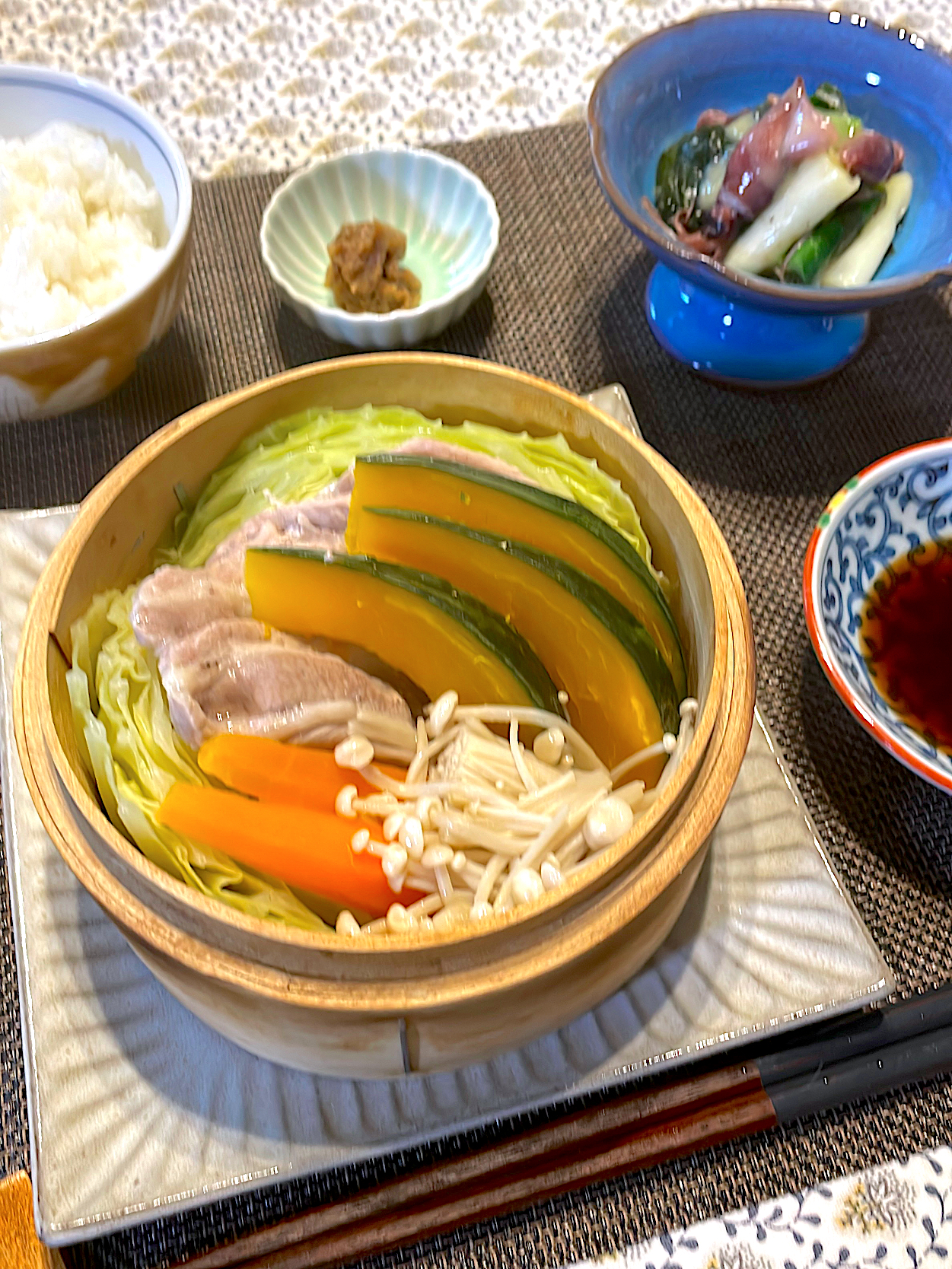 蒸籠蒸し　ホタルイカのぬた和え　ごぼう味噌