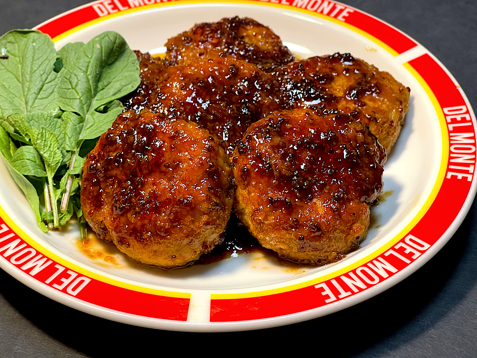 からあげビールさんの料理 【おうち居酒屋ごはん】ご飯が進む♪粒マス照り焼き新玉豚バーグ