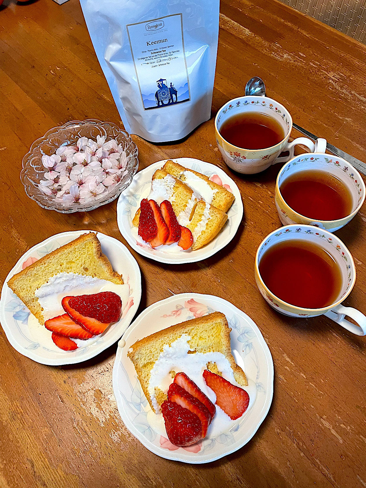 お花見🌸しながらシフォンケーキ