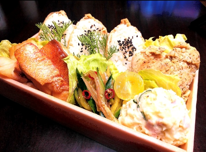 お弁当🌸
❇️味噌いなり寿司
❇️白身魚の照り焼き
❇️胡瓜と茗荷のナムル
❇️ポテトサラダ
❇️ササミのスパイス焼き