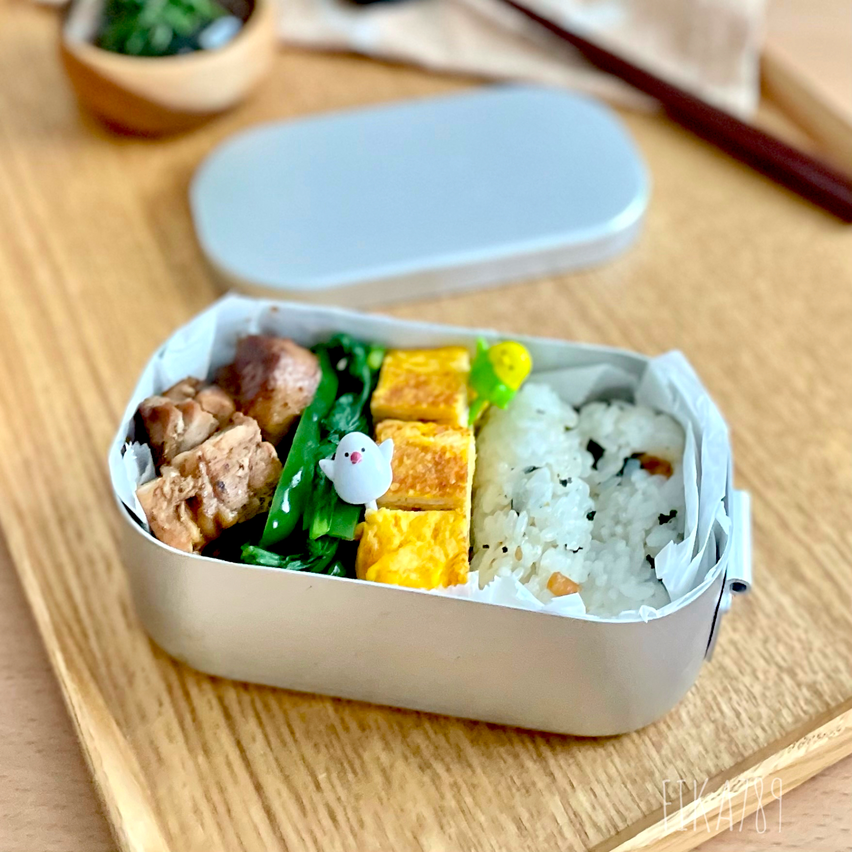 縦に詰めただけの 鶏照り弁当