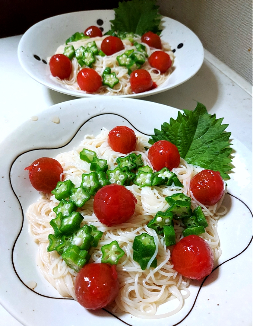 ミニトマトのだし漬けを汁ごと使ったそうめん