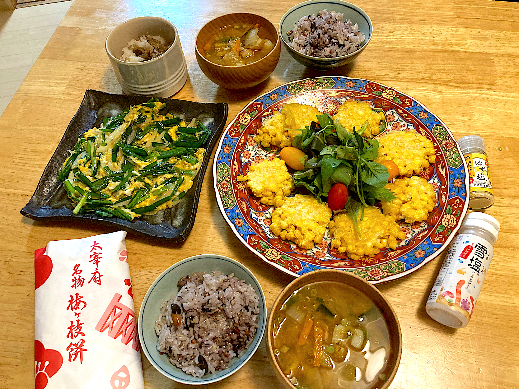 トウモロコシ🌽のかき揚げ♡雪塩と山口からのお土産の柚子塩で。