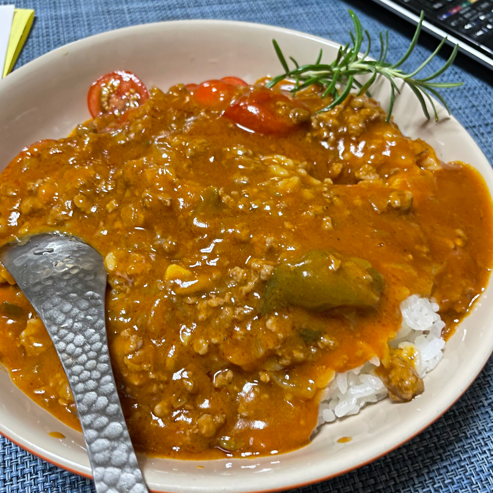 夏野菜をミンチでボロネーゼカレー