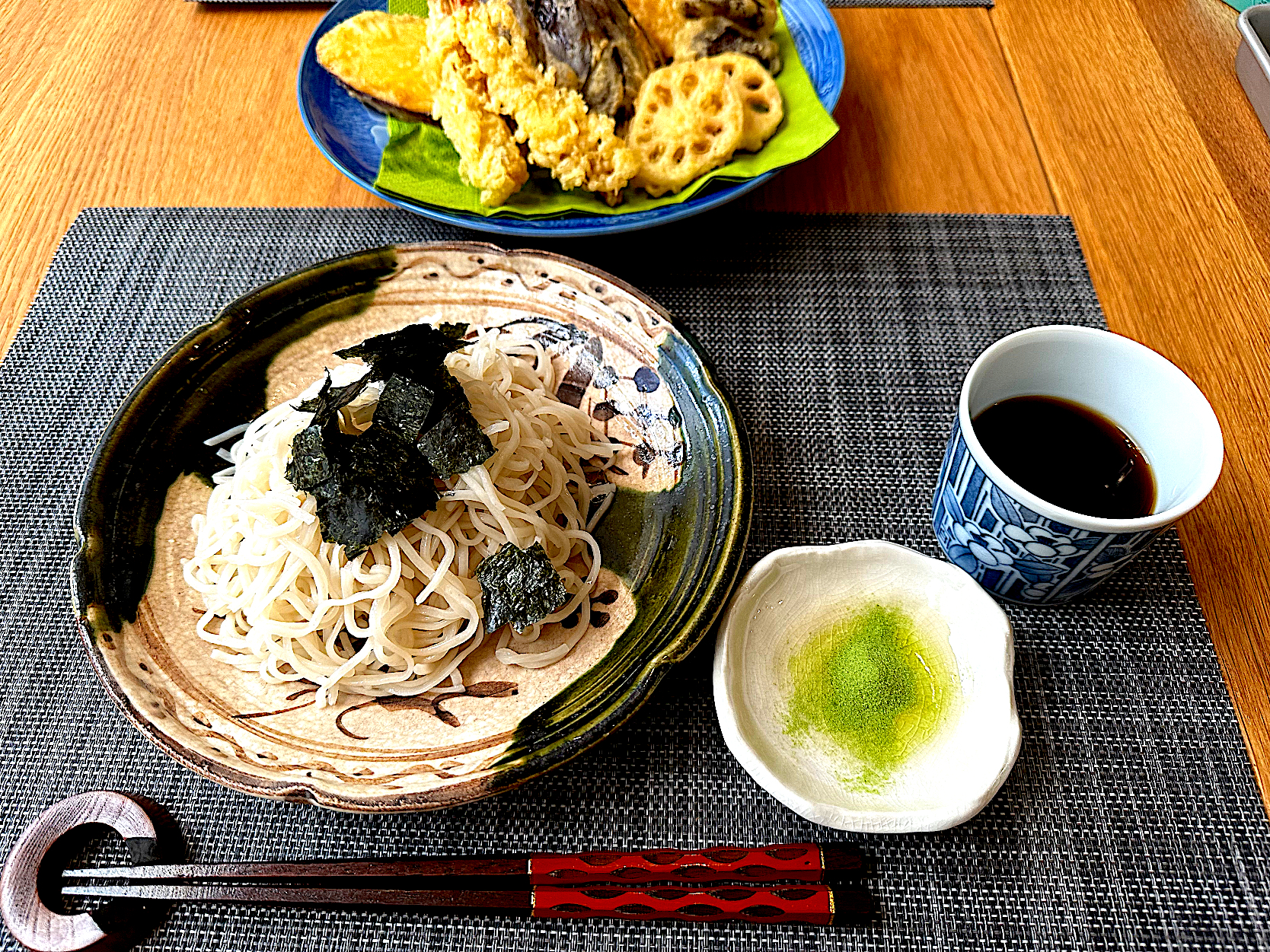 頂き物の更科そばで天ざる🍤　群馬産の美味しい生蕎麦でした😋