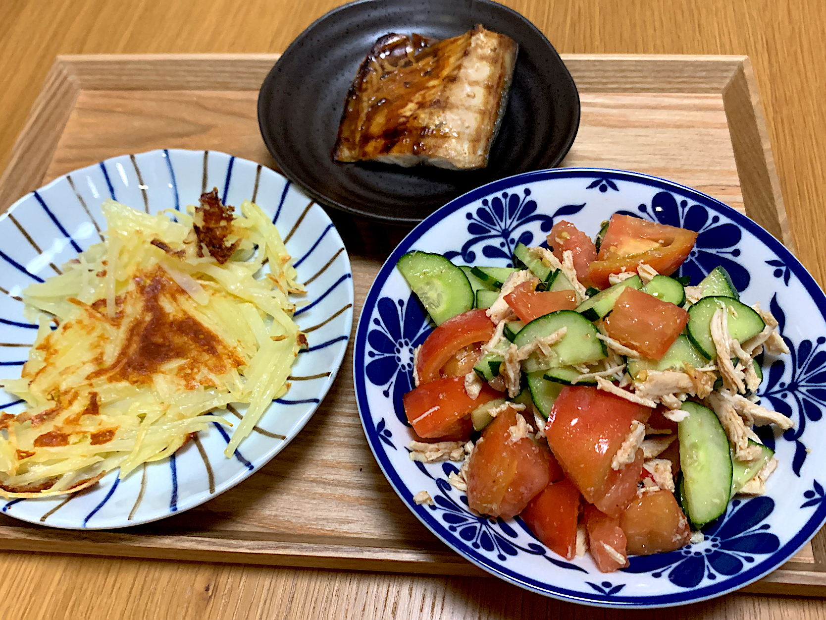 トマトときゅうりのあっさりチキンサラダ