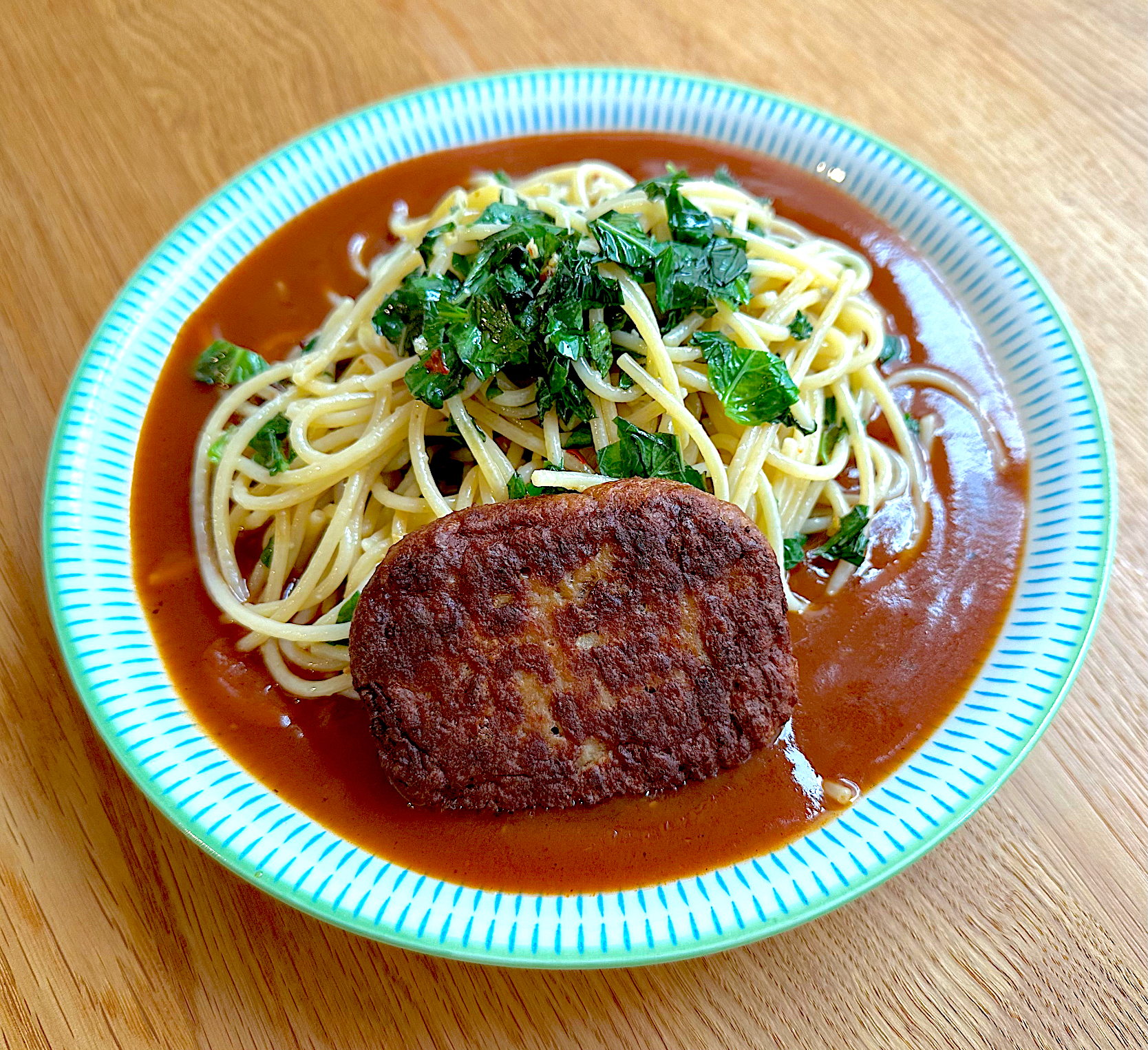 フレッシュバジルのあんかけスパ🍝　マルシンハンバーグトッピング😋