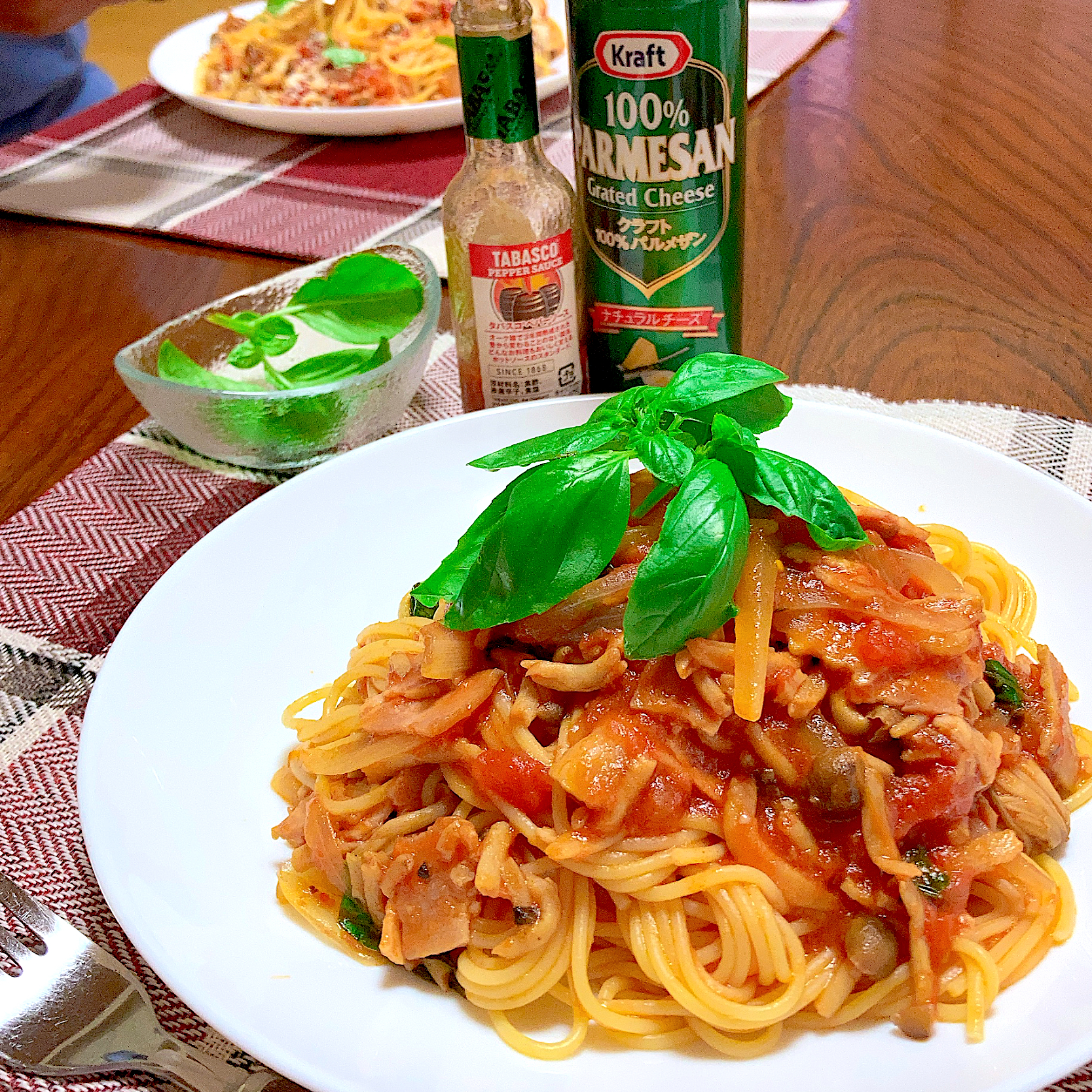 トマトソースパスタ