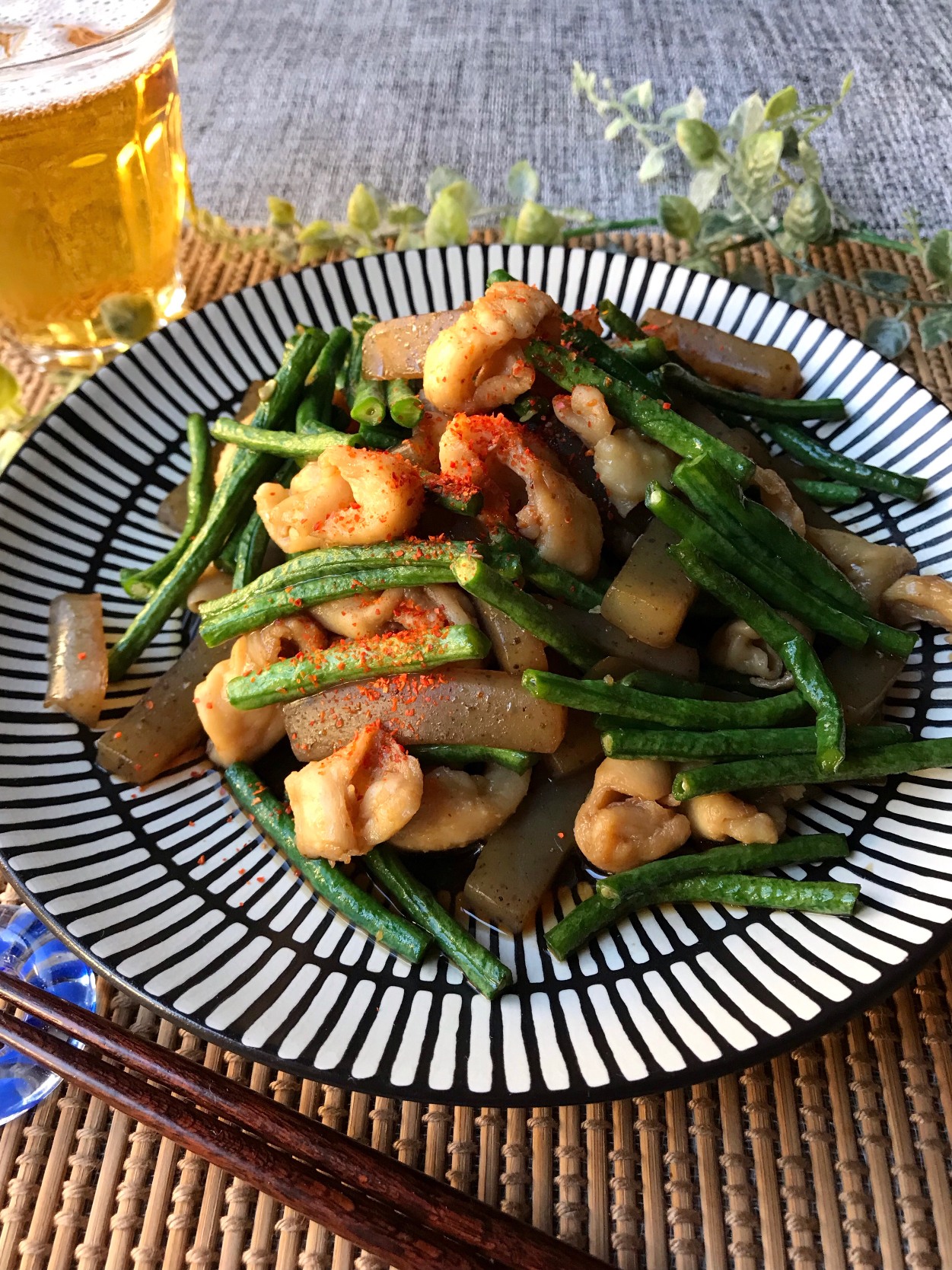 ひとみんΨ(*´∀｀)Ψさんの料理 鶏皮こんにゃくささげ甘辛煮