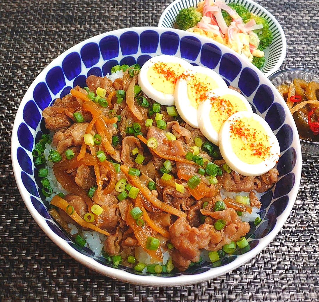 モリモリ生姜焼きどーんでムスコの置きランチ