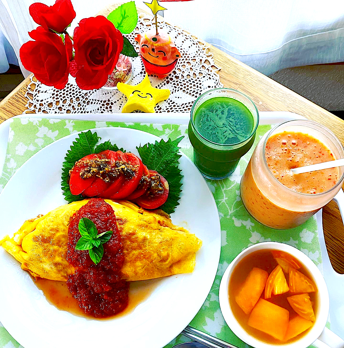 トマト尽くしで夏バテ解消メニュー🍅^ - ^オムライストマトソース🍅トマト甘酒スムージー🍅冷やし味噌汁🍅三升漬け掛け