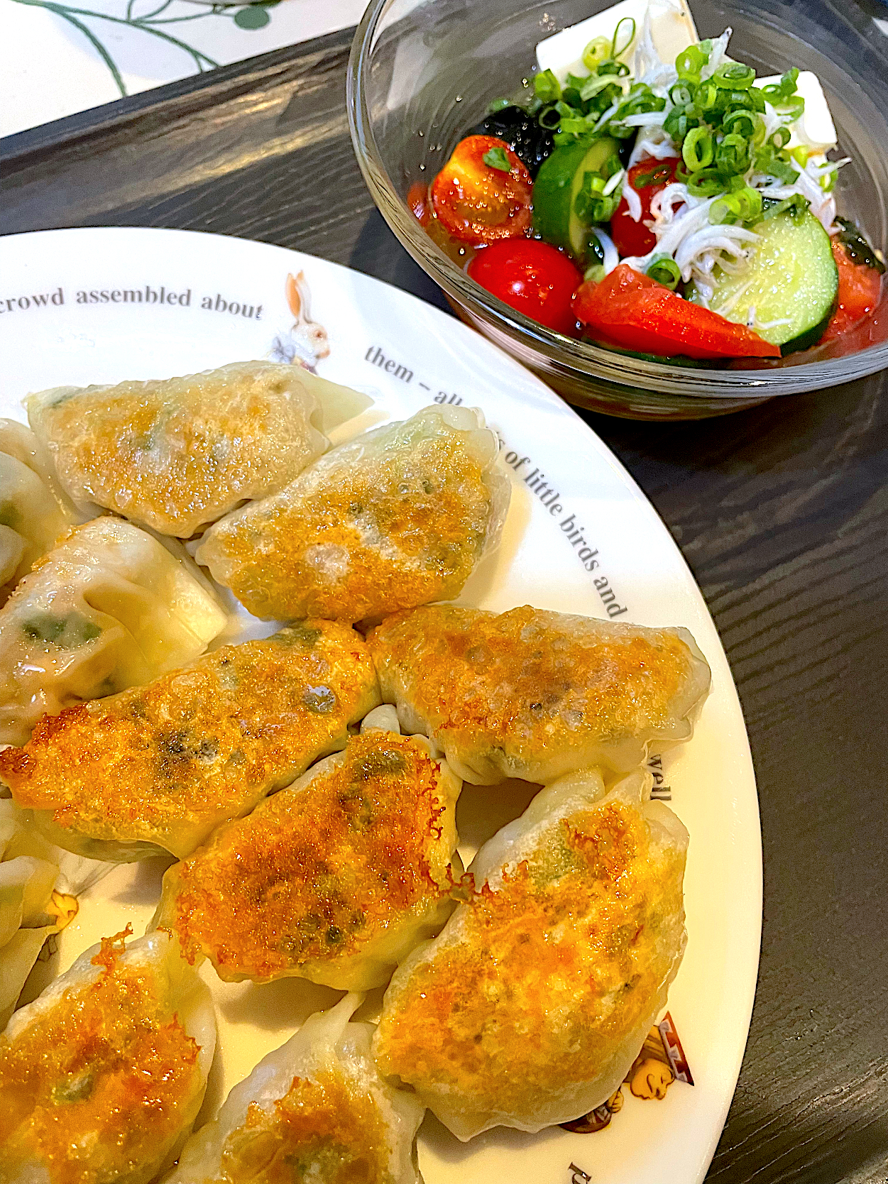 今日の餃子は豚ミンチとダイスのお肉1:1でヘルシー餃子です✨🤗💕