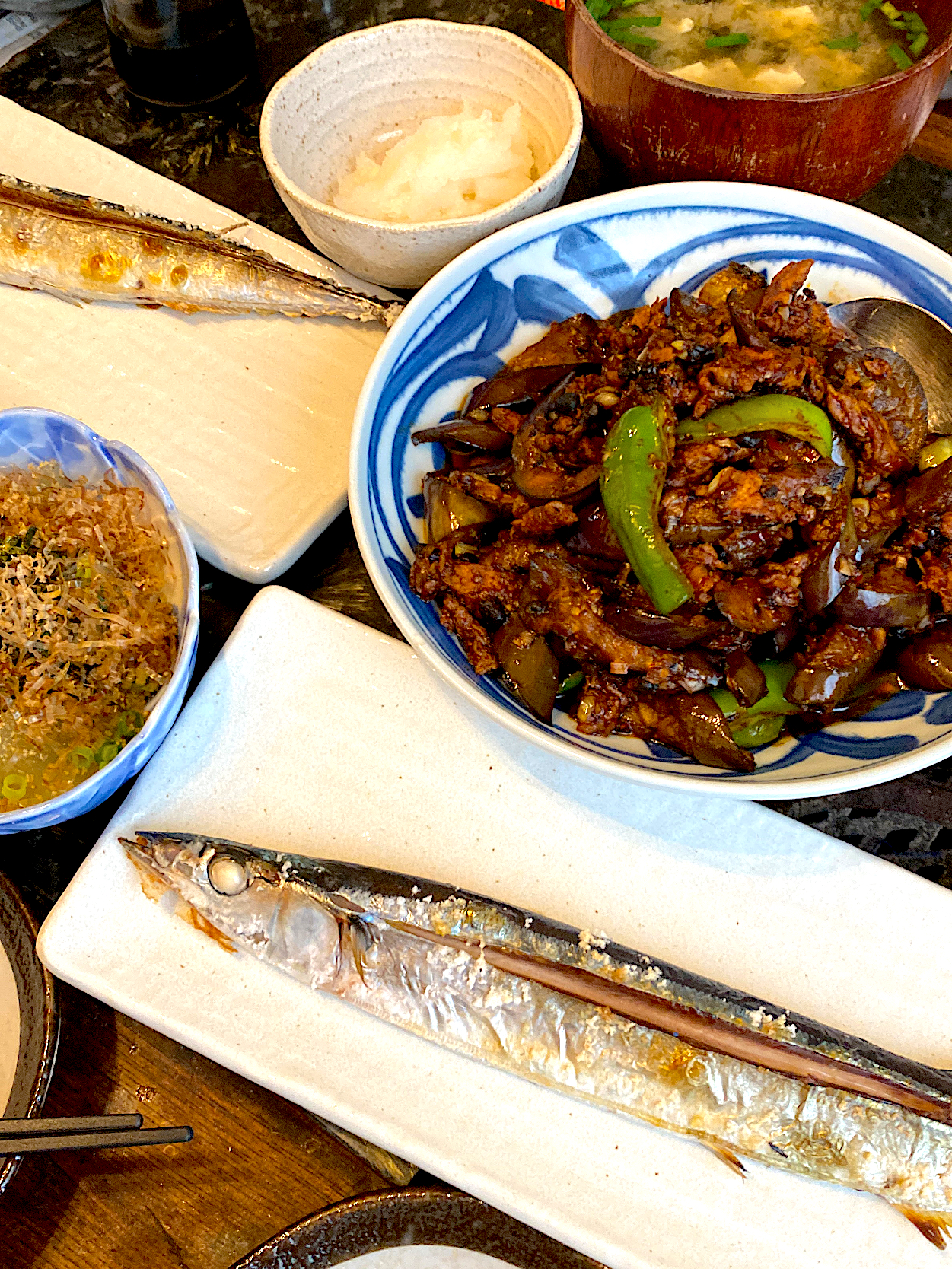 麻婆茄子と焼き秋刀魚とおきゅうと